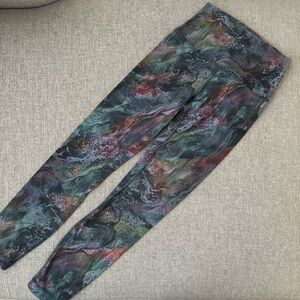 Lululemon cosmic shift align